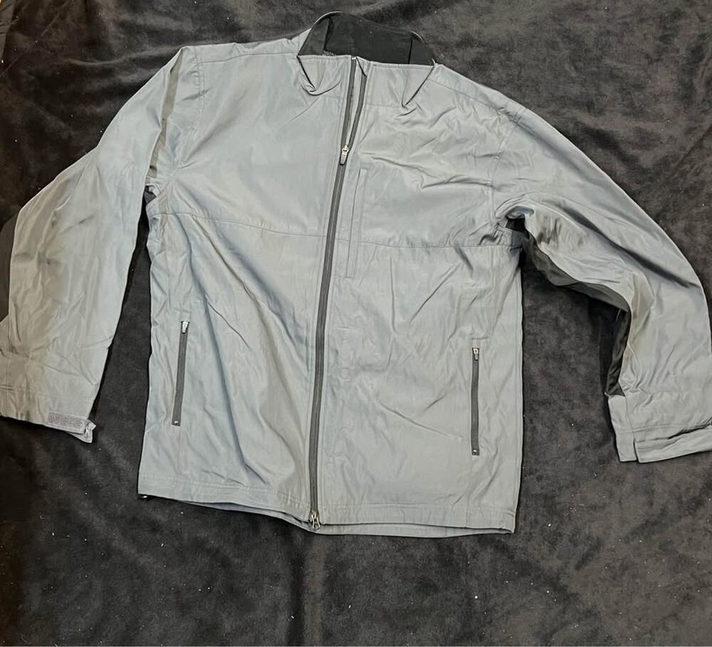 Badger sports men’s soft shell jacket size large